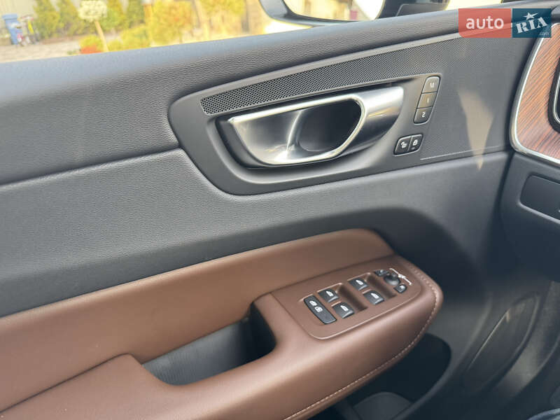Внедорожник / Кроссовер Volvo XC60 2024 в Ужгороде