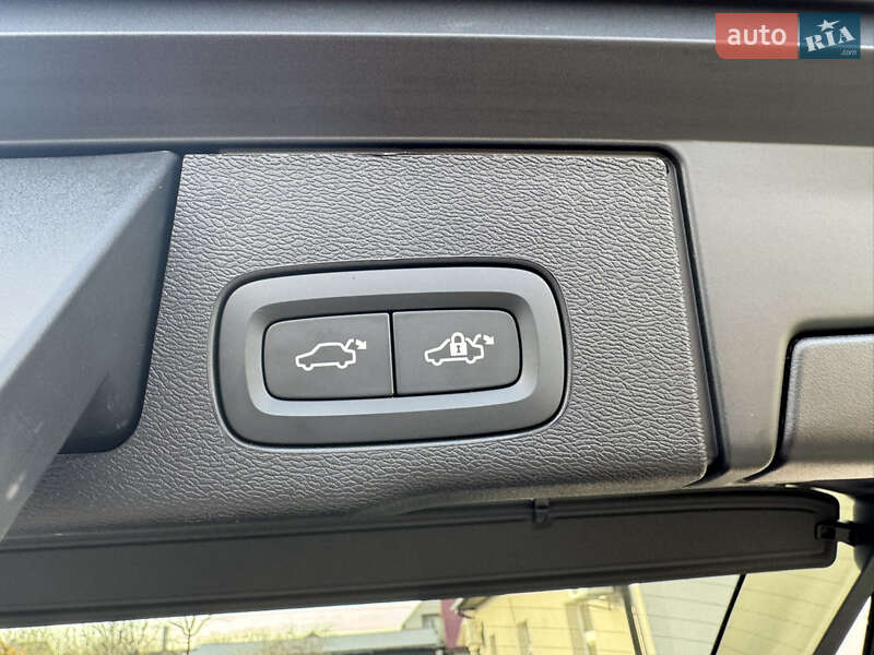 Внедорожник / Кроссовер Volvo XC60 2024 в Ужгороде