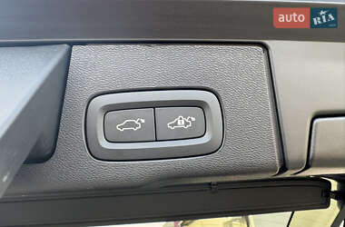Позашляховик / Кросовер Volvo XC60 2024 в 