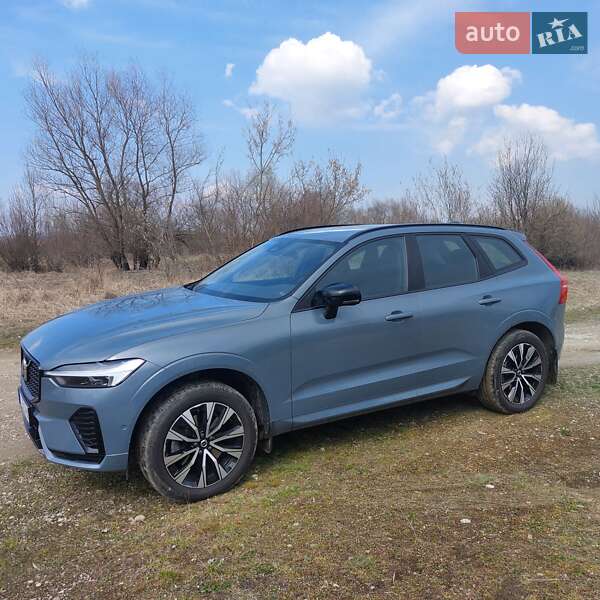 Внедорожник / Кроссовер Volvo XC60 2023 в 