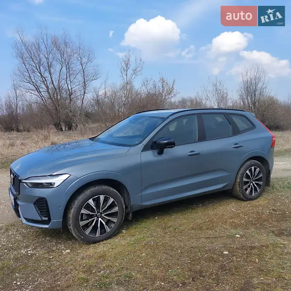 Внедорожник / Кроссовер Volvo XC60 2023 в 