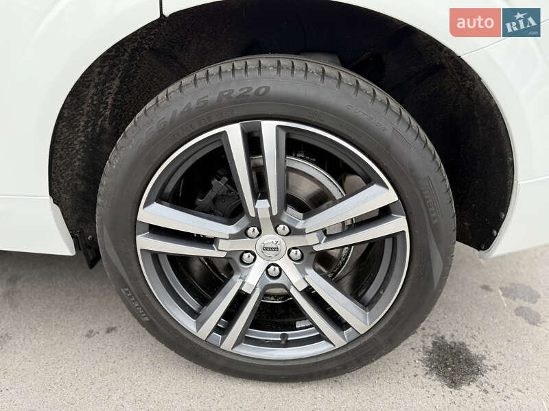 Внедорожник / Кроссовер Volvo XC60 2018 в Киеве фото 26 Внедорожник / Кроссовер Volvo XC60 2018 в Киеве