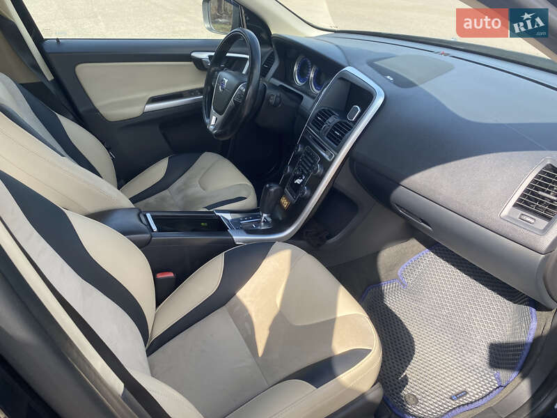 Внедорожник / Кроссовер Volvo XC60 2010 в Полтаве