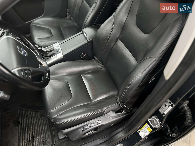 Позашляховик / Кросовер Volvo XC60 2015 в Рівному