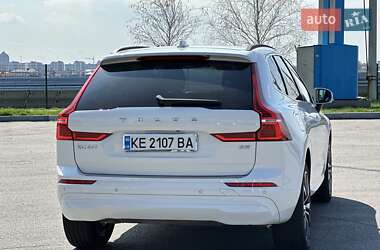 Внедорожник / Кроссовер Volvo XC60 2022 в 