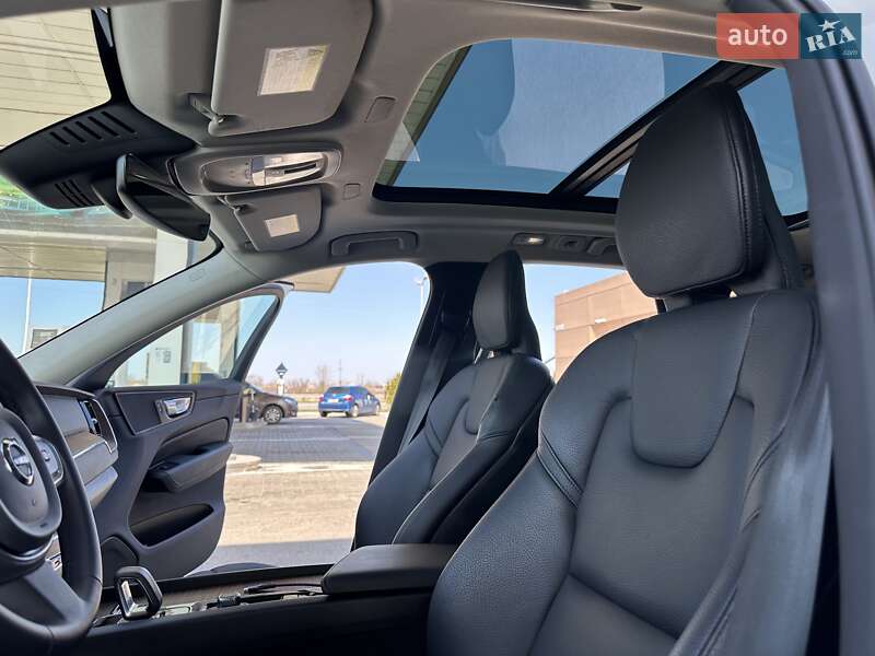 Позашляховик / Кросовер Volvo XC60 2022 в Дніпрі