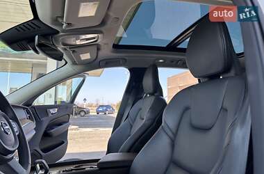 Внедорожник / Кроссовер Volvo XC60 2022 в 