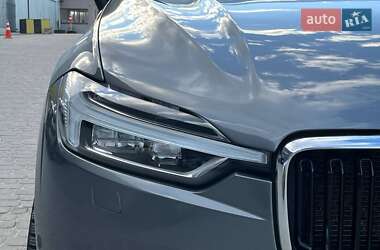 Внедорожник / Кроссовер Volvo XC60 2017 в 