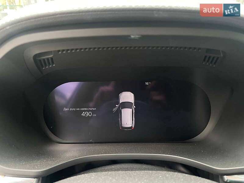 Внедорожник / Кроссовер Volvo XC60 2021 в Киеве