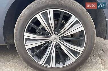 Внедорожник / Кроссовер Volvo XC60 2021 в 