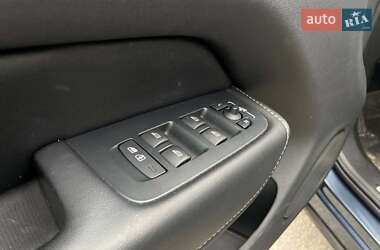 Внедорожник / Кроссовер Volvo XC60 2021 в 