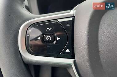 Внедорожник / Кроссовер Volvo XC60 2021 в 
