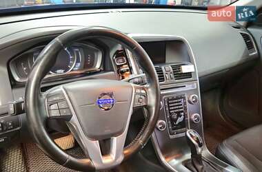 Внедорожник / Кроссовер Volvo XC60 2015 в 