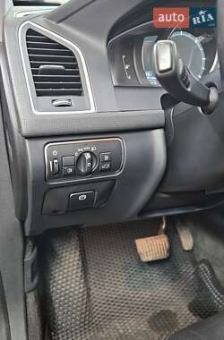 Внедорожник / Кроссовер Volvo XC60 2015 в 