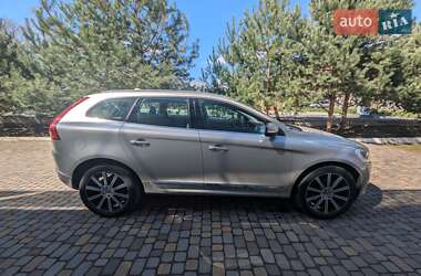 Внедорожник / Кроссовер Volvo XC60 2017 в 