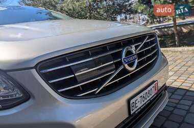 Внедорожник / Кроссовер Volvo XC60 2017 в 