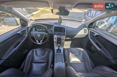 Внедорожник / Кроссовер Volvo XC60 2017 в 