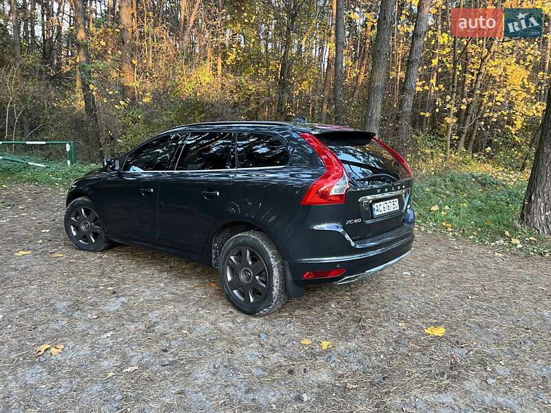 Внедорожник / Кроссовер Volvo XC60 2016 в Нововолынске