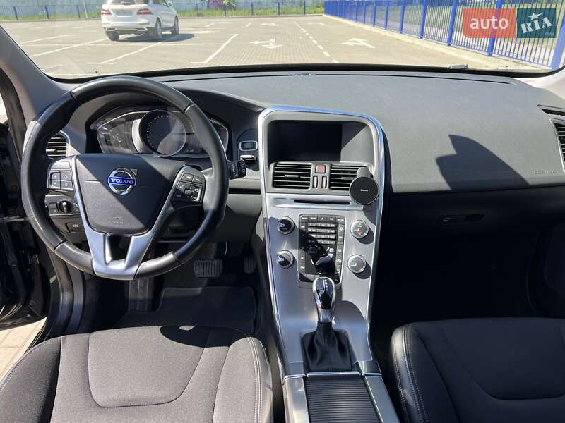 Внедорожник / Кроссовер Volvo XC60 2016 в Нововолынске