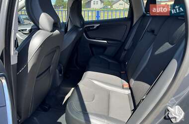 Внедорожник / Кроссовер Volvo XC60 2016 в 