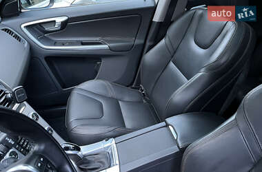 Внедорожник / Кроссовер Volvo XC60 2017 в 