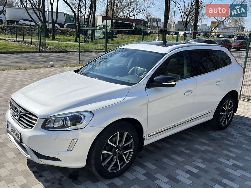 Внедорожник / Кроссовер Volvo XC60 2017 в 