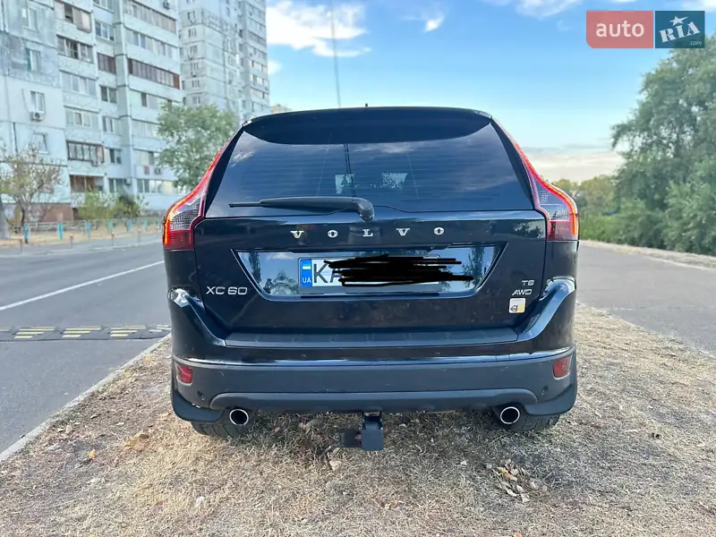 Позашляховик / Кросовер Volvo XC60 2009 в 