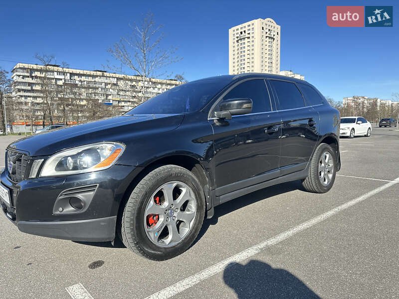 Внедорожник / Кроссовер Volvo XC60 2009 в Киеве