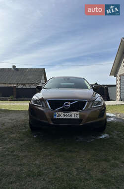 Внедорожник / Кроссовер Volvo XC60 2013 в 