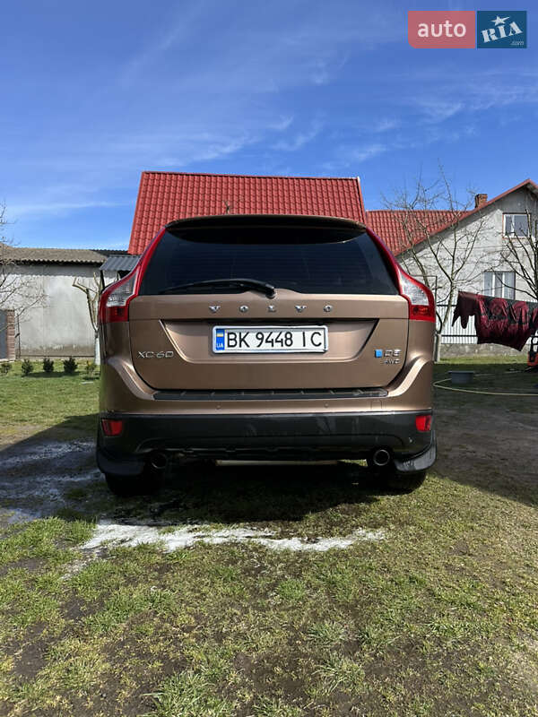 Внедорожник / Кроссовер Volvo XC60 2013 в Ровно