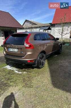 Внедорожник / Кроссовер Volvo XC60 2013 в 