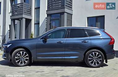 Внедорожник / Кроссовер Volvo XC60 2022 в 