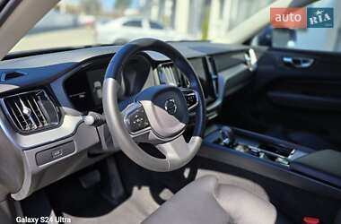 Внедорожник / Кроссовер Volvo XC60 2022 в 