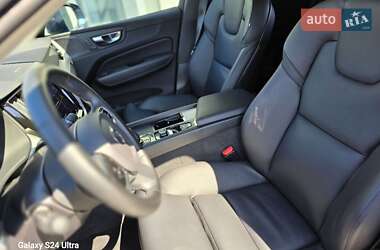 Внедорожник / Кроссовер Volvo XC60 2022 в 