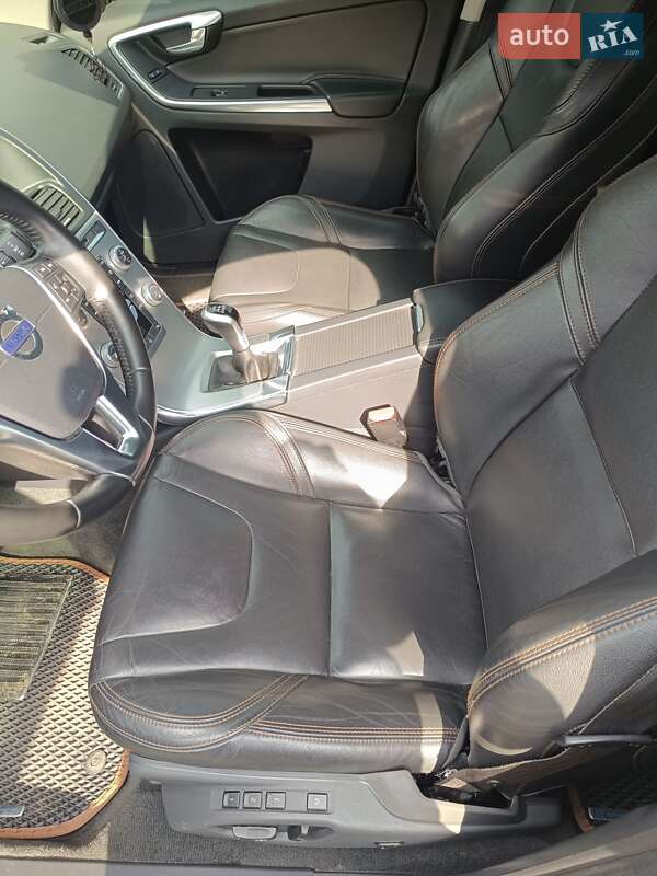 Внедорожник / Кроссовер Volvo XC60 2017 в Днепре