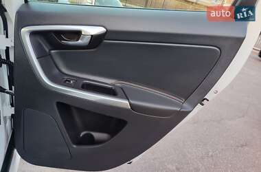 Позашляховик / Кросовер Volvo XC60 2015 в 