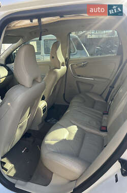 Внедорожник / Кроссовер Volvo XC60 2010 в 