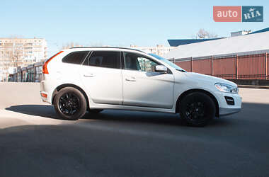 Внедорожник / Кроссовер Volvo XC60 2010 в 