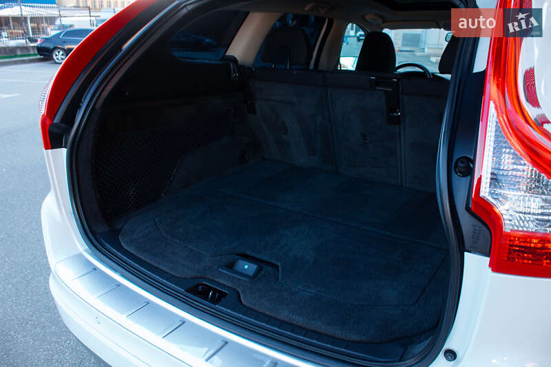 Внедорожник / Кроссовер Volvo XC60 2010 в Киеве