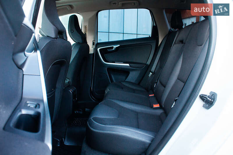 Внедорожник / Кроссовер Volvo XC60 2010 в Киеве