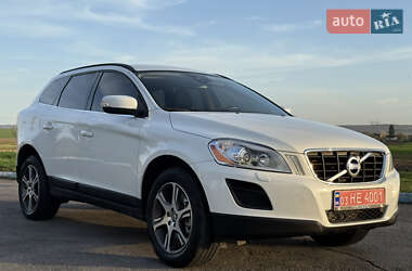Внедорожник / Кроссовер Volvo XC60 2013 в 
