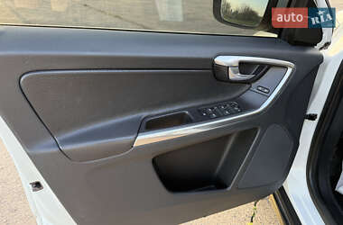 Внедорожник / Кроссовер Volvo XC60 2013 в 