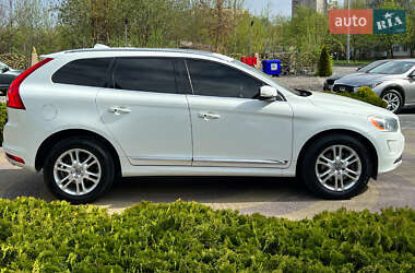 Внедорожник / Кроссовер Volvo XC60 2015 в 