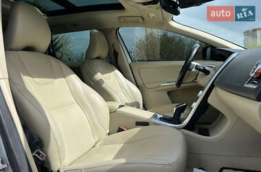 Внедорожник / Кроссовер Volvo XC60 2015 в 