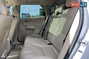 Внедорожник / Кроссовер Volvo XC60 2015 в 