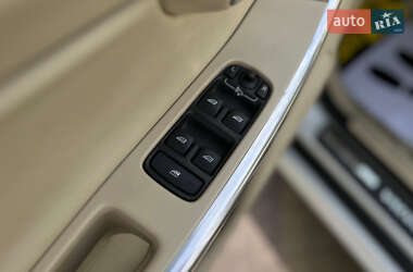 Внедорожник / Кроссовер Volvo XC60 2015 в 