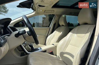 Внедорожник / Кроссовер Volvo XC60 2015 в 