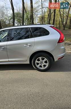 Позашляховик / Кросовер Volvo XC60 2015 в 