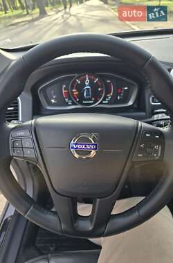 Позашляховик / Кросовер Volvo XC60 2015 в 