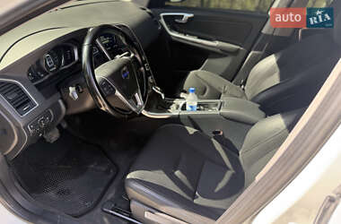 Внедорожник / Кроссовер Volvo XC60 2015 в 